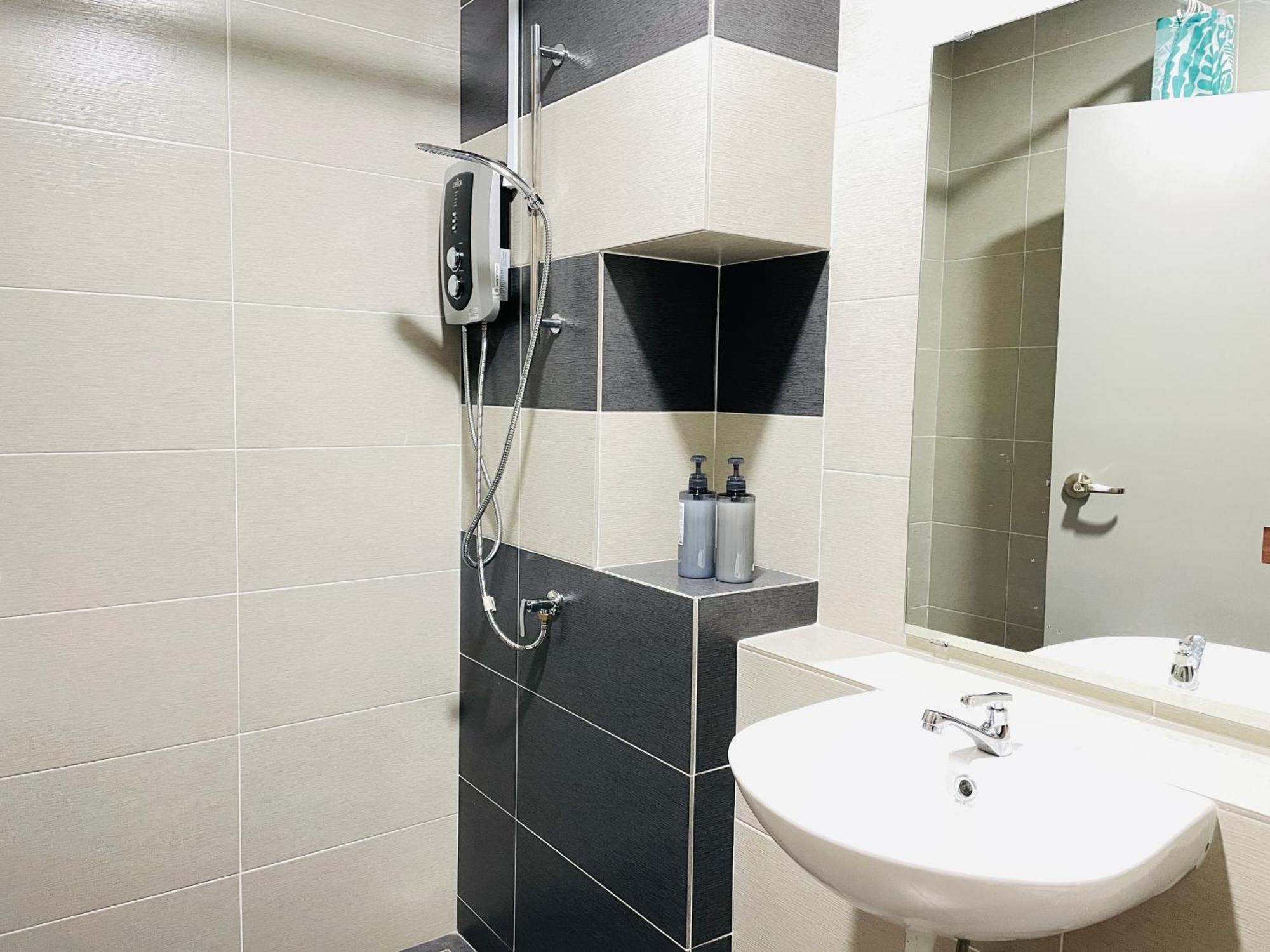 High Floor Studio Austin Regency Mount Austin W Balcony 3 Plus 1Pax 5 Mins Aeon Johor Bahru Bagian luar foto